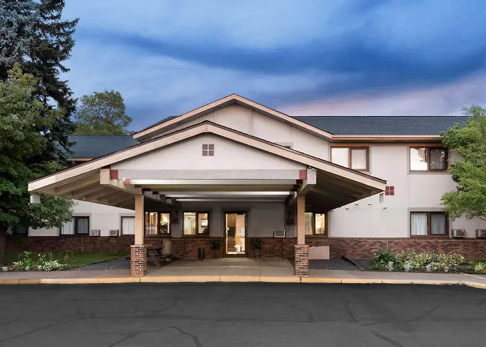 Super 8 By Wyndham Duluth