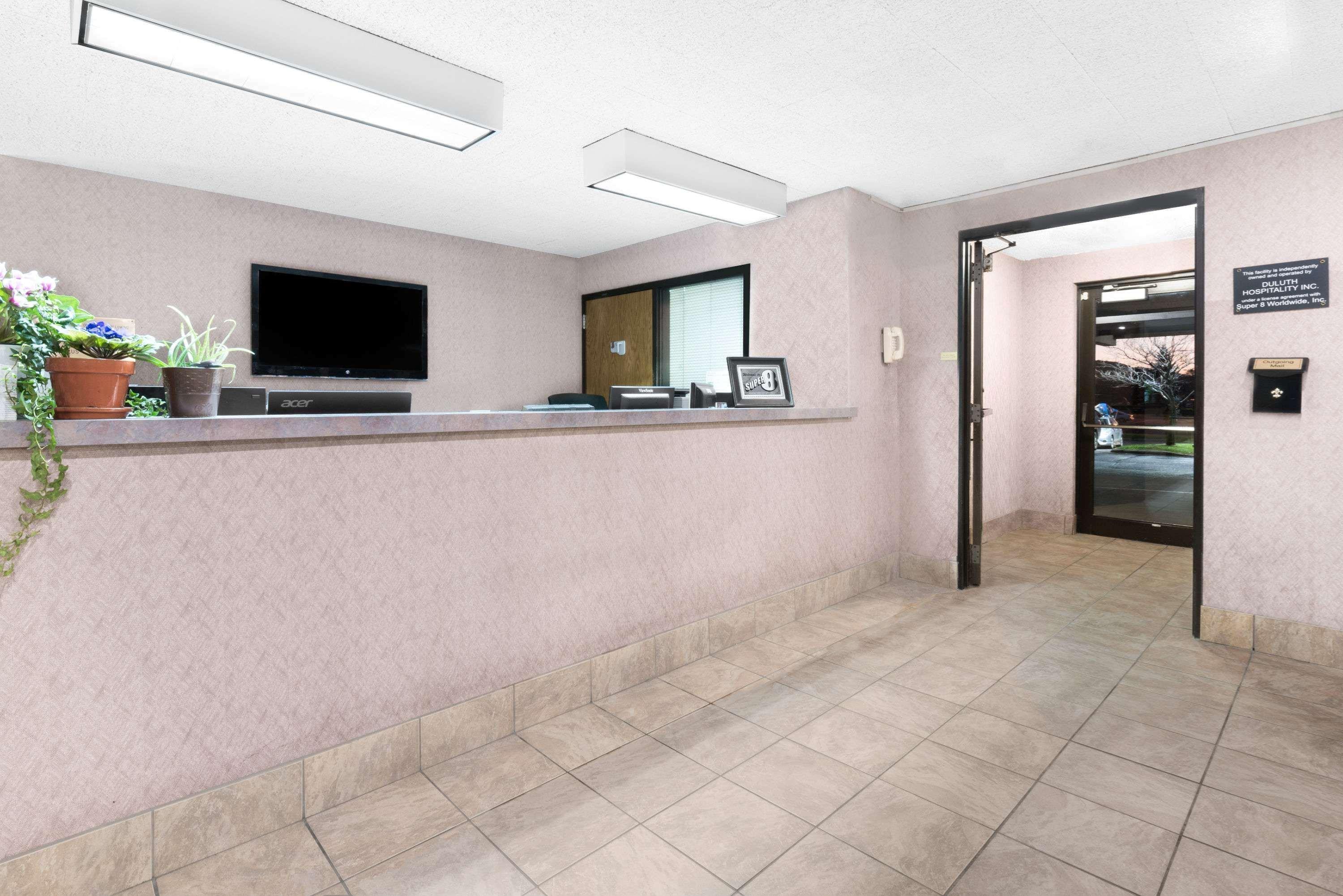 Super 8 By Wyndham Hotel 2*