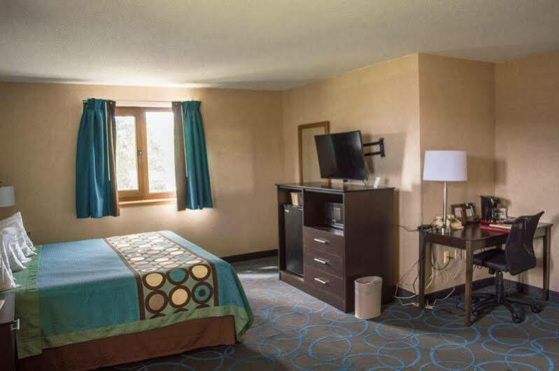Hotel Super 8 By Wyndham 2*
